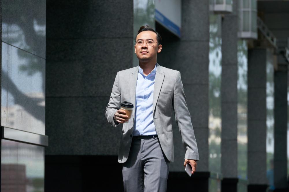 Strategi Investasi Jangka Panjang untuk Pengembangan Diri dan Karier Profesional